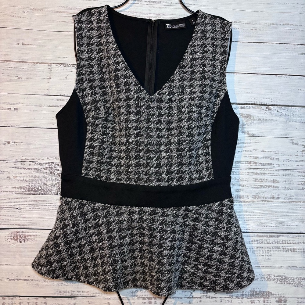 New York & Company Black and Gray Patterned Top